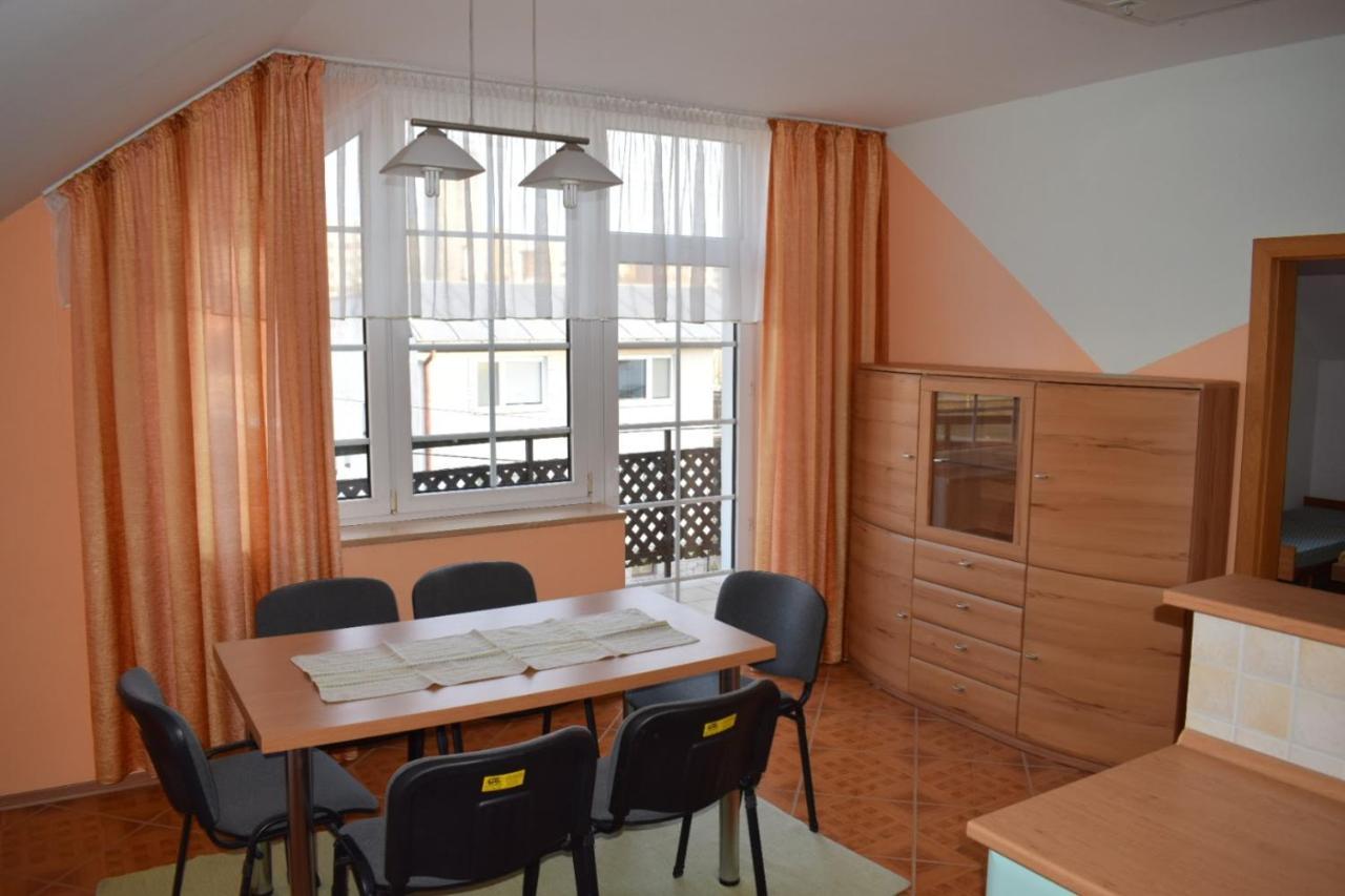 Comenius Apartments - Apartmany Na Rohu スヴィドニーク エクステリア 写真