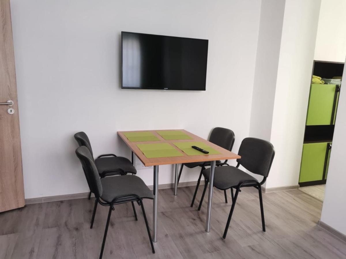 Comenius Apartments - Apartmany Na Rohu スヴィドニーク エクステリア 写真