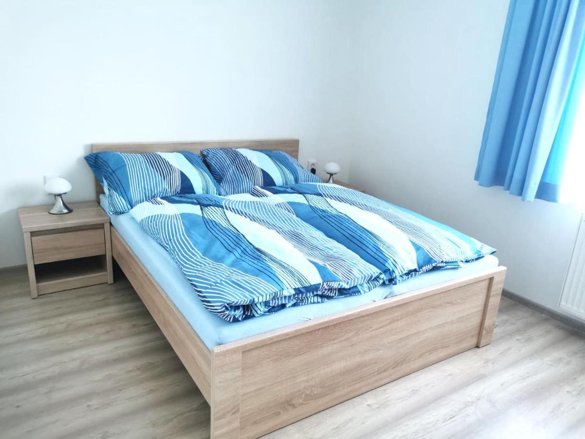 Comenius Apartments - Apartmany Na Rohu スヴィドニーク エクステリア 写真