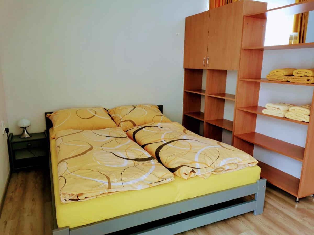 Comenius Apartments - Apartmany Na Rohu スヴィドニーク エクステリア 写真