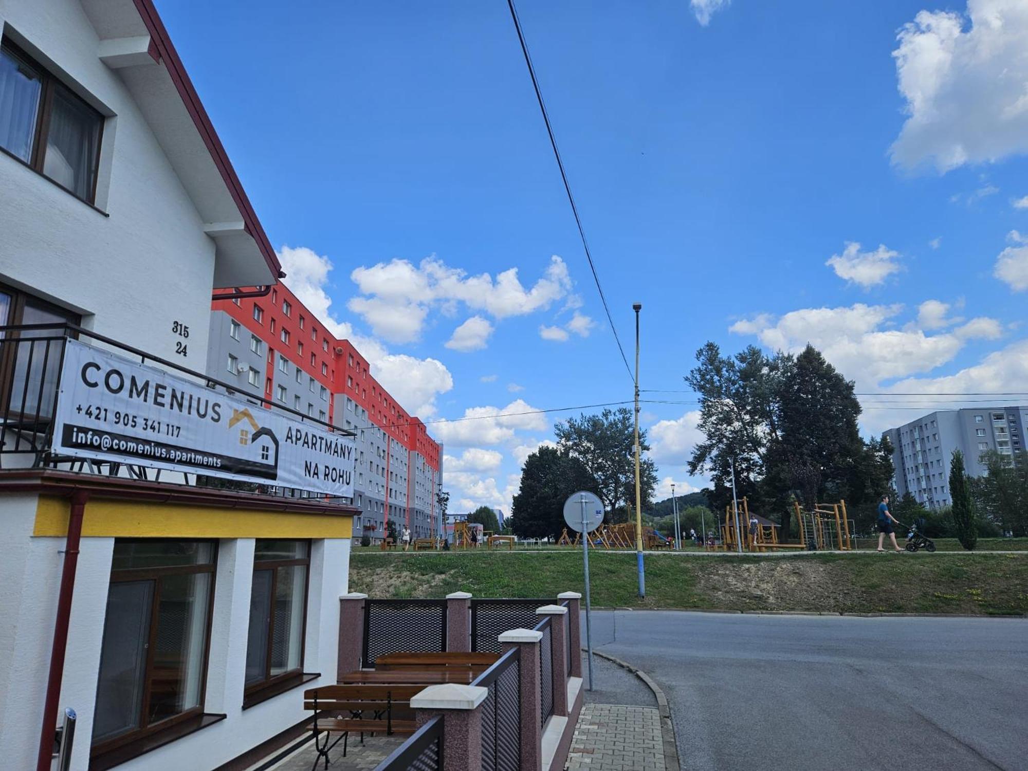Comenius Apartments - Apartmany Na Rohu スヴィドニーク エクステリア 写真