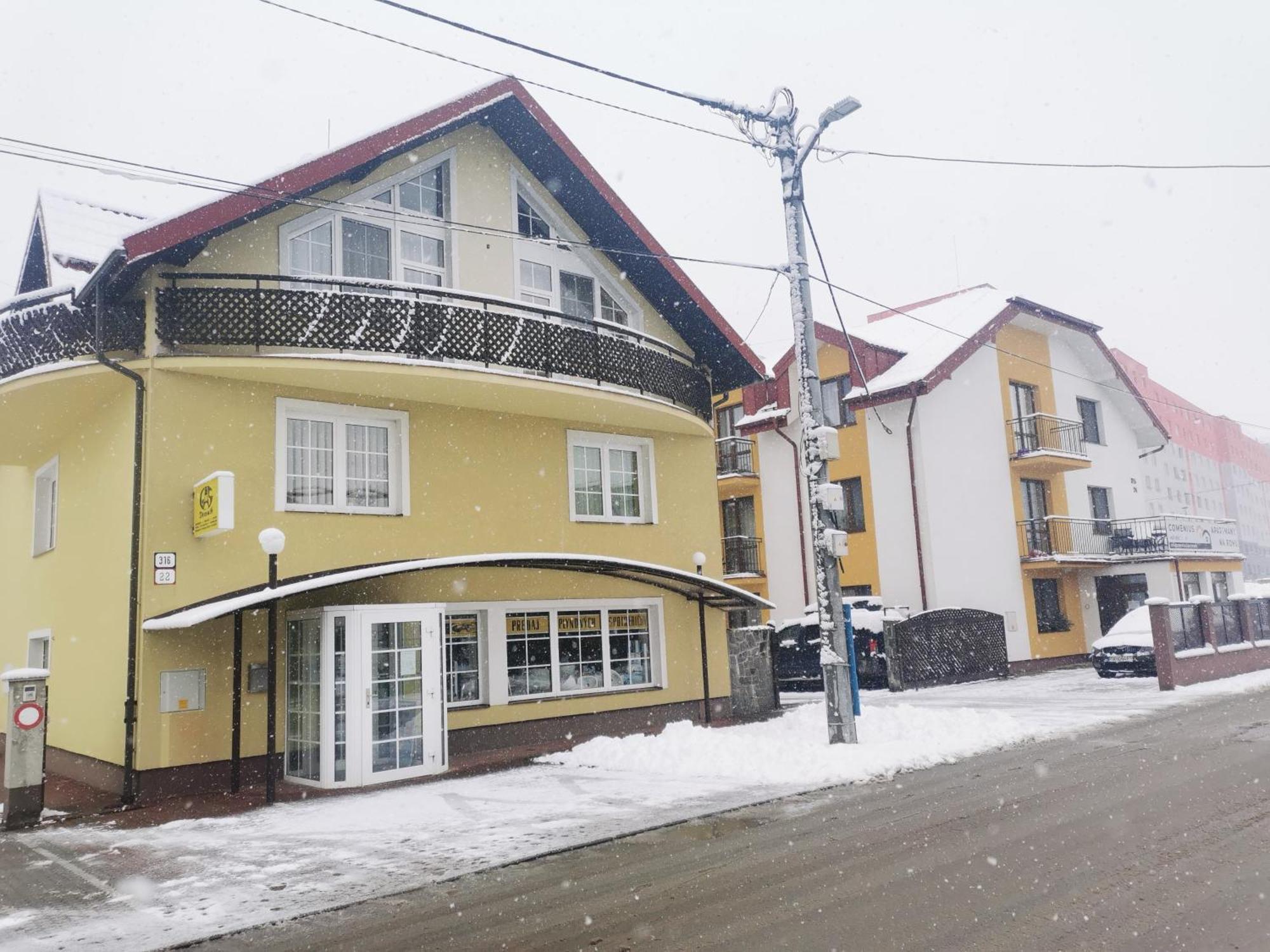 Comenius Apartments - Apartmany Na Rohu スヴィドニーク エクステリア 写真